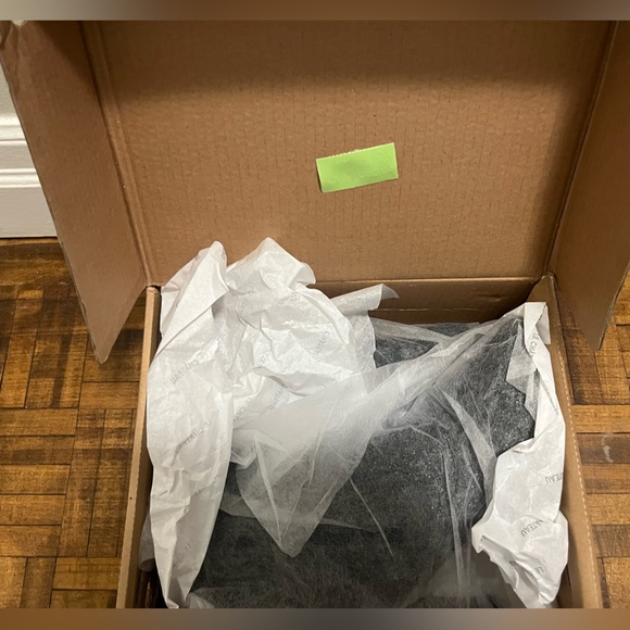 BRAND NEW LE CHATEAU HEELS SIZE 8.5 - Picture 3 of 7